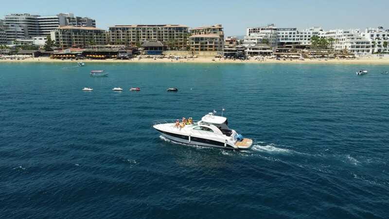 LOS CABOS: PRIVATE BAY AND ARCH TOUR. LUXURY YACHT - Whale season runs from October through April