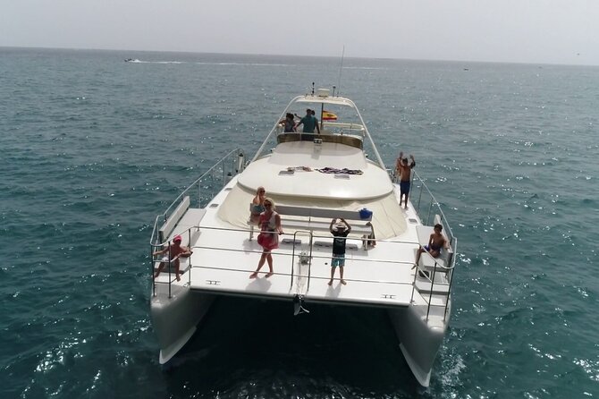 Luxury 3 Hour Yacht Private Charter - Setting sail from Puerto Colón