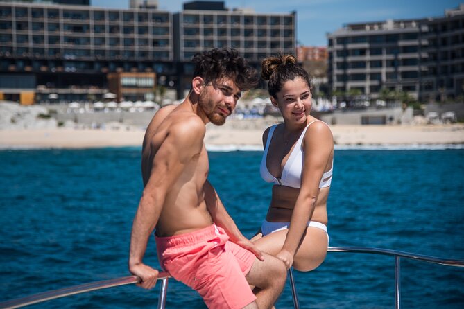 Luxury 42' Yacht Tour in Cabo for Snorkeling and Sunset - Who will enjoy this most