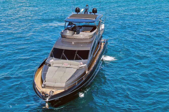 Luxury Black Yacht in Cabo - What the two-hour schedule means for you