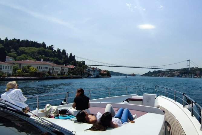 Luxury Bosphorus Yacht Cruise – Stopover in Asian Side - Setting out past Dolmabahçe Palace