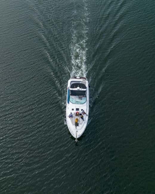 Luxury Douro Yacht Tour: Scenic Views & Complimentary Drinks - Why the private format changes the value