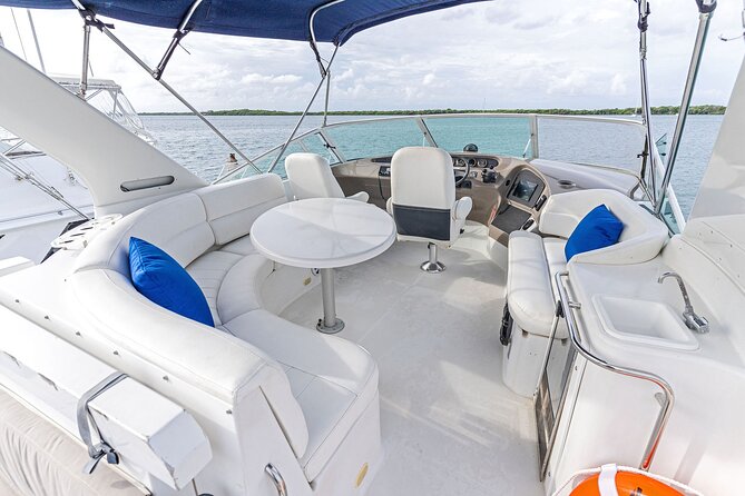 Luxury Private Yacht Charter Aruba - Eden Luca Yachts - A private Aruba cruise built around your group