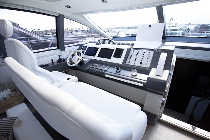 Luxury Private Yacht Experience in Amalfi Coast - The captains and the feel of the day