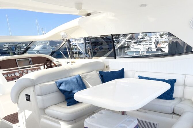 Luxury Yacht 65' Sunseeker 4 hours from Palm Beach - Setting out from Lake Park on a 65-foot Sunseeker
