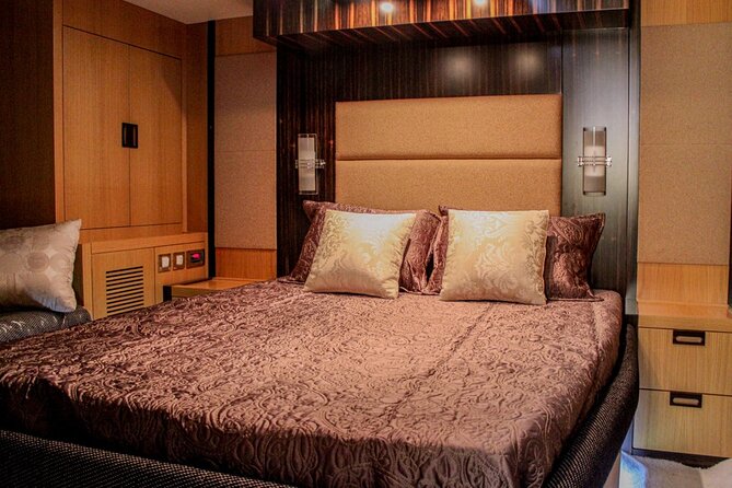 Luxury Yacht Dubai - Book 56 ft Yacht Cruise up to 24 people - Price, timing, and who gets good value