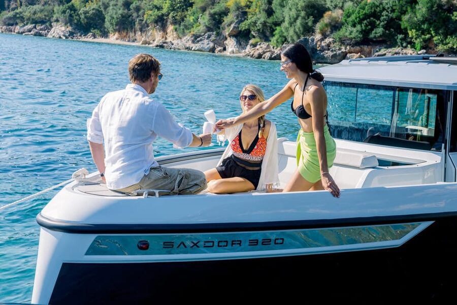 Luxury Yacht Experience Semi-Private North East - Vidos Island and the open-water feeling
