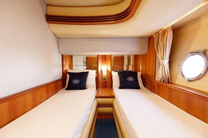 Luxury Yacht Private Rental from Dubai Marina - Three hours for a slower sightseeing cruise