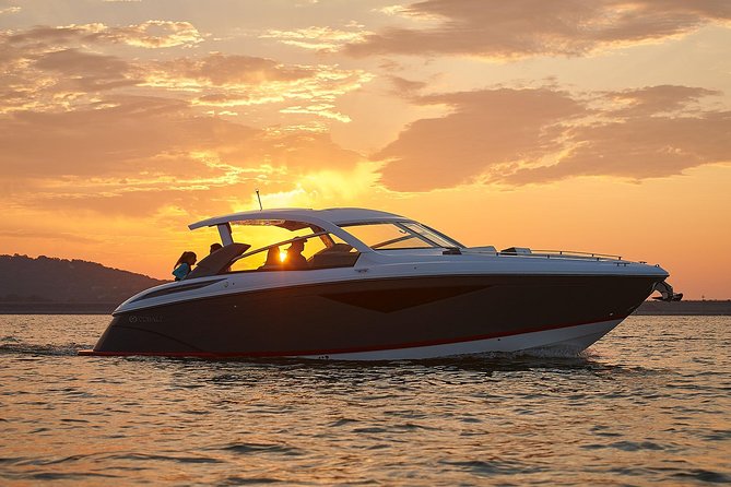 Luxury Yacht Ride - Raouche Rocks are the reason to go