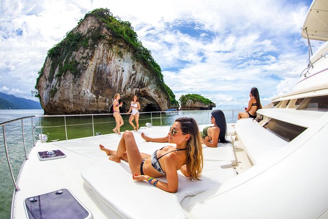 Luxury Yacht & Snorkel with All inclusive Open bar and lunch - Should you book it?