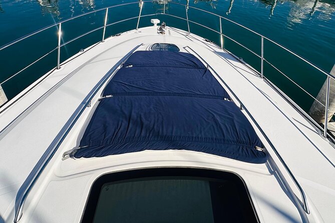 Luxury Yacht Tour in Los Cabos 45FT SeaRay Sundancer - The Pacific Side and Its Stronger Surf