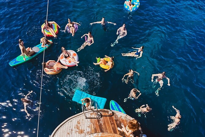 Luxury Yacht Week from Split to Dubrovnik - Day 4: The Blue Cave and quiet Komiža