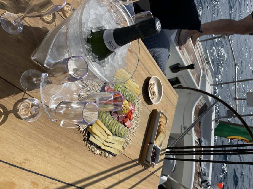 Madeira: Luxury Yacht & Sailing Sunset Tour - Sailing along Madeira’s south coast