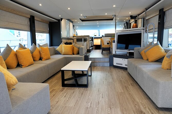 Majesty 77ft Diamond Dust — Dubai's best yacht rental - Ain Dubai, JBR, and the Burj Al Arab
