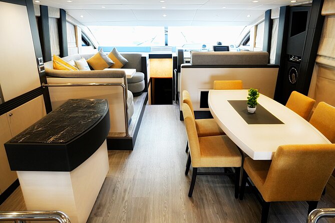 Majesty 77ft Diamond Dust — Dubai's best yacht rental - The World Islands and a quieter stretch of sea