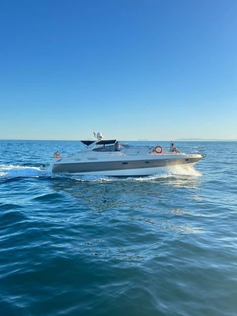 Marbella: Private Cruise in Luxury Yacht - A private yacht built for easy coastal cruising