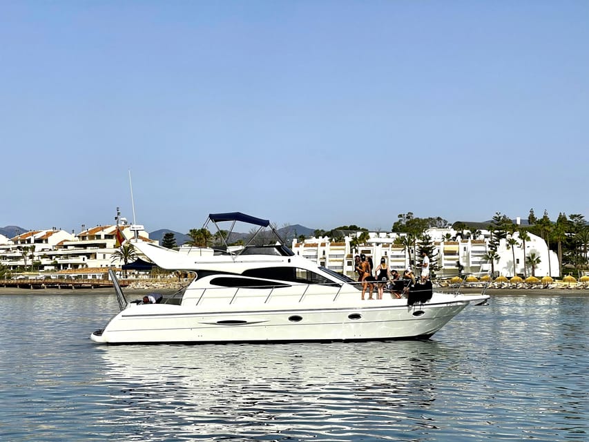 Marbella: Private Cruise in Yacht - Looking for dolphins off Marbella