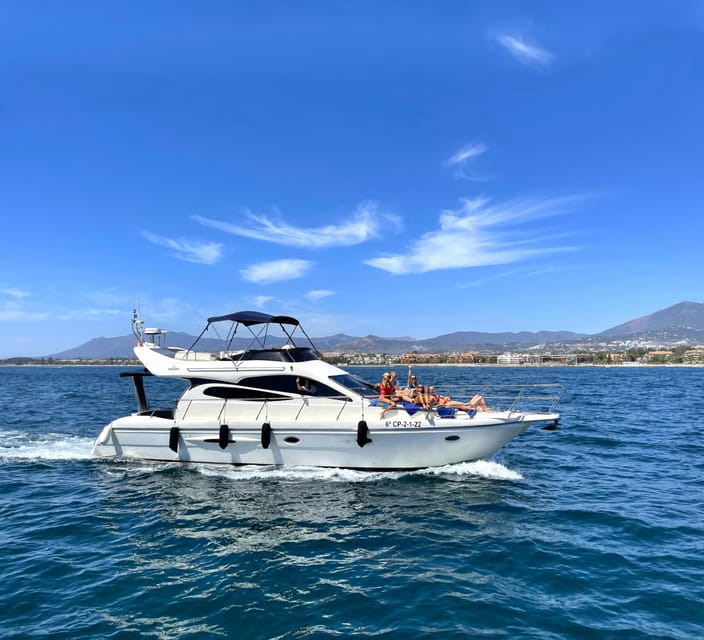 Marbella: Private Cruise in Yacht - Choosing between two hours and a full day