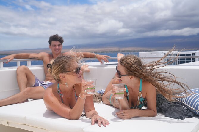 Maui: Molokini and Turtles Luxury Yacht Snorkel - Breakfast, barbecue lunch, and the open bar