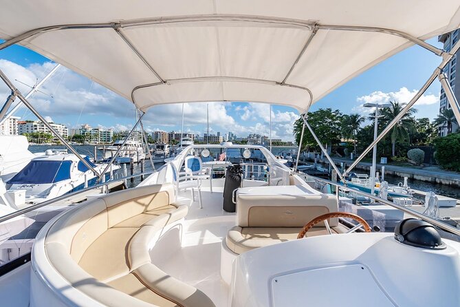 Miami 2 Hours Private Yacht Tour for 13 ppl on a 50 ft Yacht - East Star Island and the famous-home views