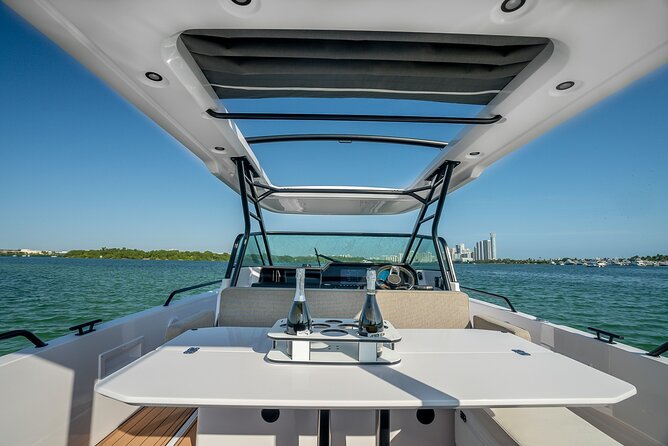 Miami Bay Discovery Private Yacht Cruise with Captain - The yacht setup: comfort with a few limits