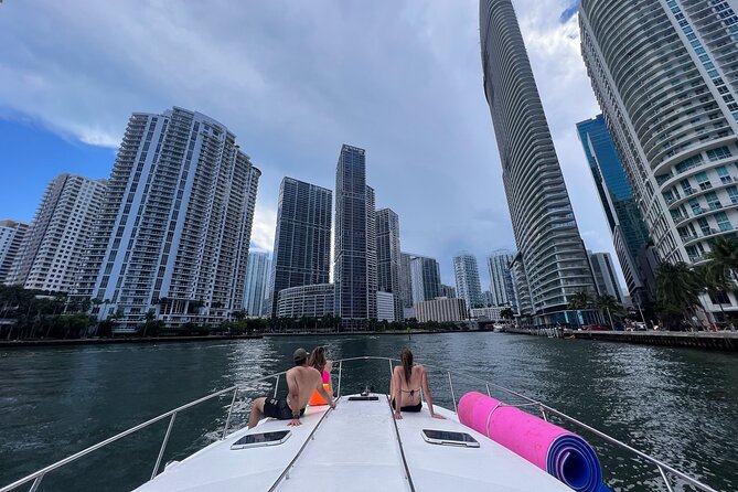 Miami Beach Luxury Yacht Adventure: Explore Stunning Coastline - Captains, service, and the small details that matter