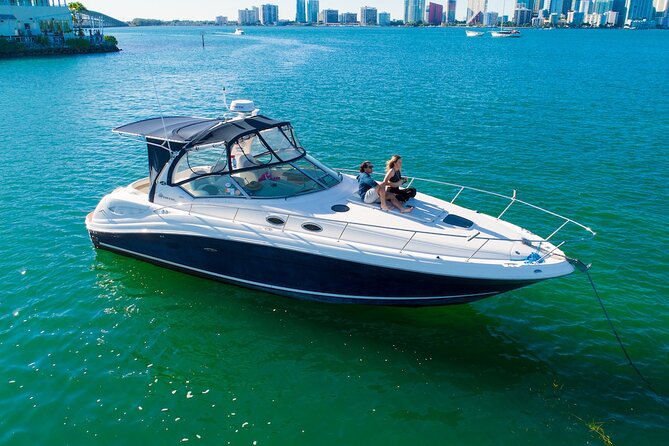 Miami Private Yacht Rental 2 to 4 hours for 12 people - Key points to know before you book