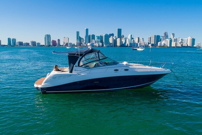 Miami Private Yacht Rental 2 to 4 hours for 12 people - From the Miami River to Biscayne Bay