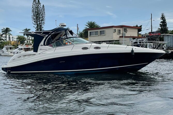 Miami Private Yacht Rental 2 to 4 hours for 12 people - Price, extra fees, and real value