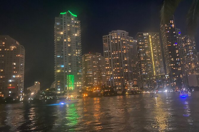 Miami Sightseeing Cruise on a Luxury Yacht - Finding a good seat and seeing the sights