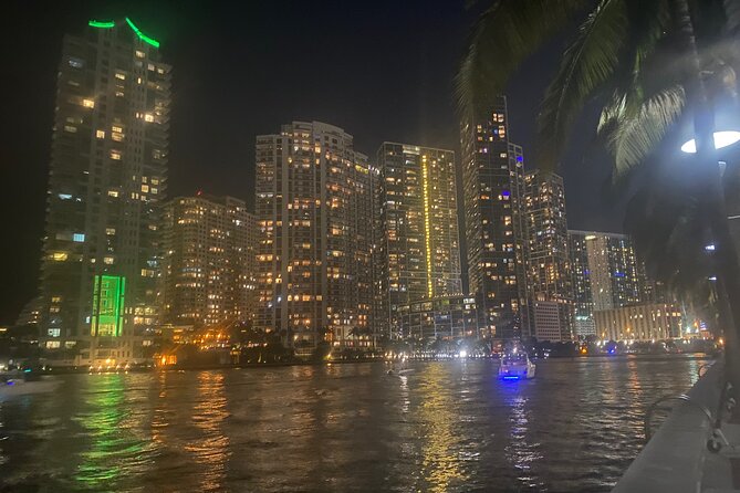 Miami Sightseeing Cruise on a Luxury Yacht - Should you book the Miami yacht cruise?