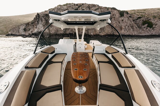 ❖ Milos: Private Yacht Tour—Kleftiko Sarakiniko Poliegos - The Round Cruise: the broadest menu of Milos coast