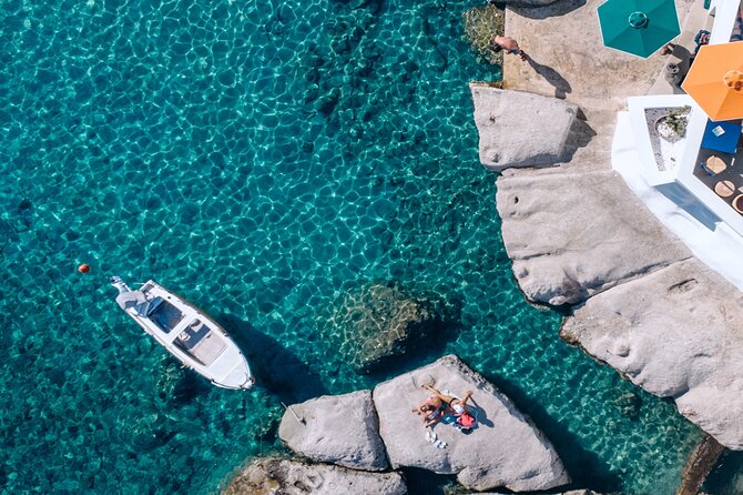 ❖ Milos: Small Group Yacht Tour—Kleftiko Sarakiniko Poliegos - The passing sights that fill out the route