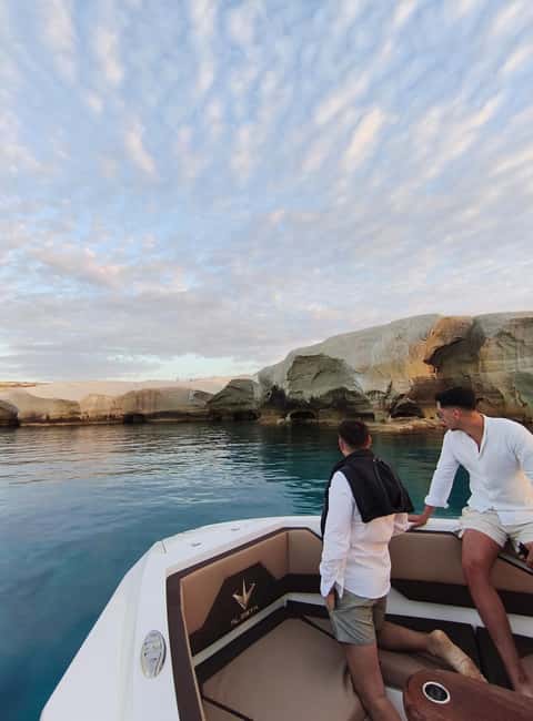 ❖ Milos: Small Group Yacht Tour—Kleftiko Sarakiniko Poliegos - Greek food, drinks, and the social side