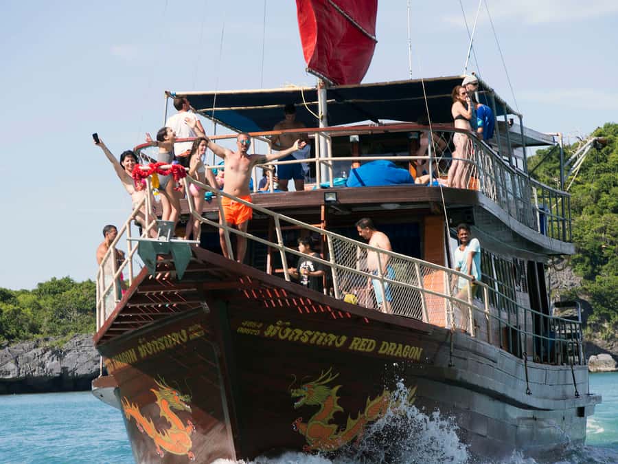 Mu Ko Ang Thong: Private Day Charter in Classic Thai Yacht - Returning to Koh Samui by yacht