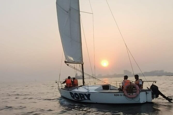 Mumbai Bay Breeze Sail on a Compact Yacht Experience - Comfort, timing, and practical planning