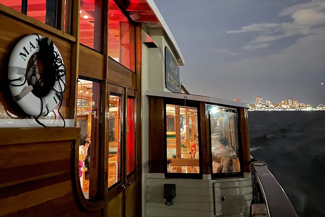 New York City Bright Lights Skyline Cruise on Yacht - Timing your sailing for the best mood