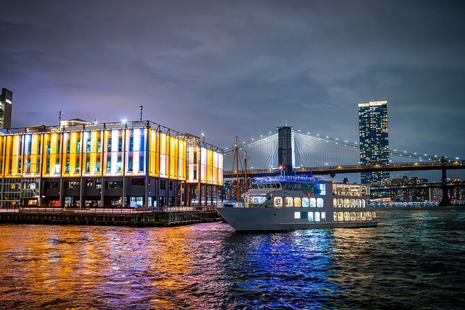 New York City Dinner Cruise on Luxury Yacht with Live Music - Lower Manhattan, One World Trade Center, and Brooklyn Bridge Park