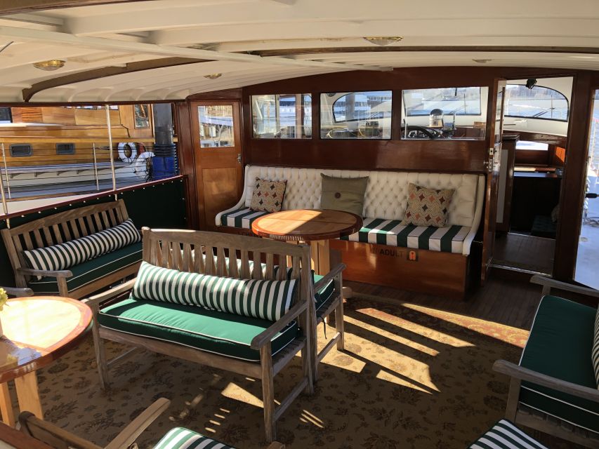 New York City: Mini Yacht Boat Ride with Sightseeing - Governor’s Island and the wider harbor view