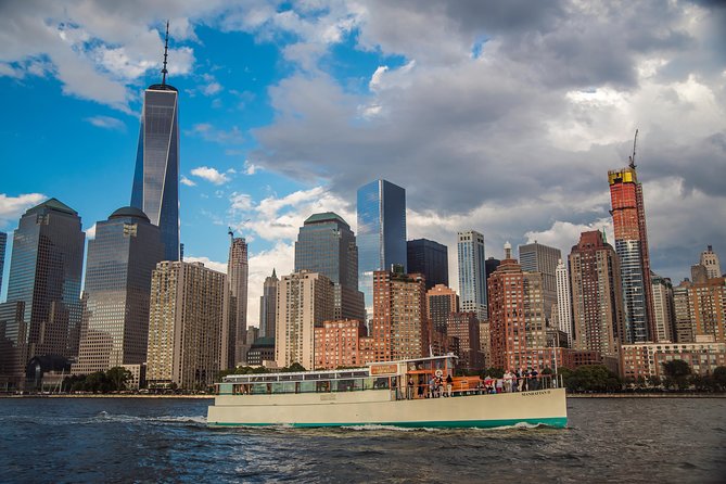New York City Sunset Cruise on a Yacht - Sunset, City Lights, and the Best Departure Time