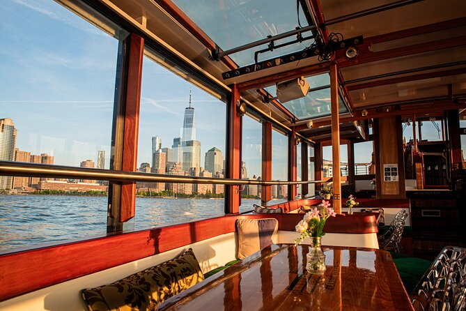 New York City Sunset Cruise on a Yacht - Who Will Enjoy This Yacht Cruise Most?