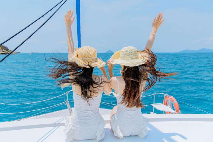 Nha Trang: VIP YACHT TOUR ( BBQ, Water activities) - What the five-hour option adds