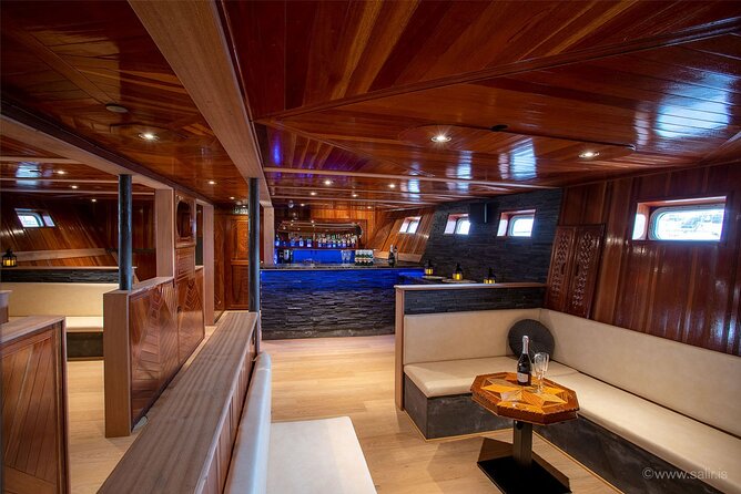 Northern Lights Yacht Cruise in Reykjavik - Weather, cancellations, and timing
