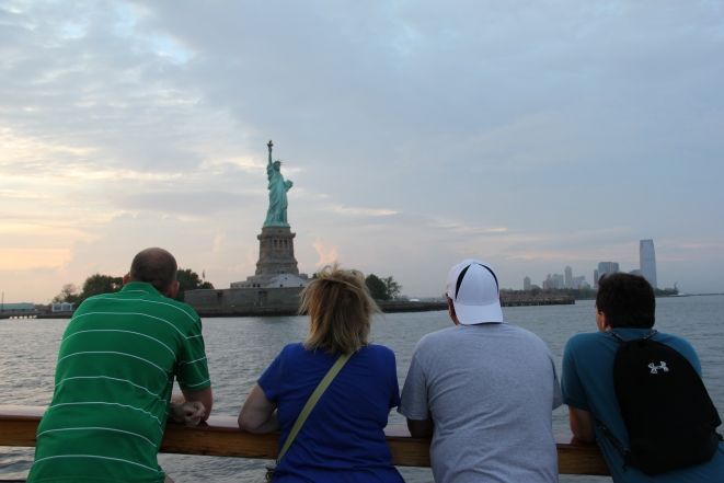 NYC: Evening Jazz Cruise on the Yacht Manhattan - Comfort, seating, and the best place to watch