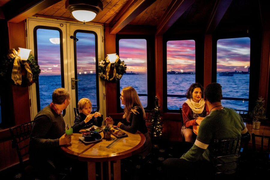 NYC: Holiday Yacht Cruise with Jazz, Cocoa & Carols - Live jazz, carols, and the holiday mood