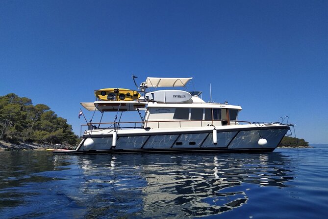 Odysseus Cave Private Yacht Excursion from Korcula - Approaching the Limestone Tunnel