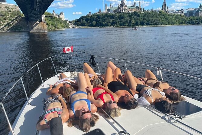 Ottawa: 1-Hr. Public Tour on a Real Yacht (Thurs. to Sun. @ 6 PM) - Drinks are available, but plan food carefully