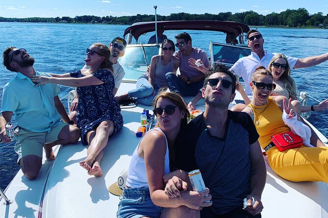 Ottawa: 1-Hr. Public Tour on a Real Yacht (Thurs. to Sun. @ 6 PM) - Safety and comfort on a smaller vessel