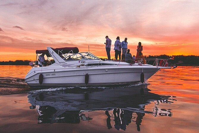 Ottawa: 1-Hr. Public Tour on a Real Yacht (Thurs. to Sun. @ 6 PM) - The crew keeps the outing easygoing