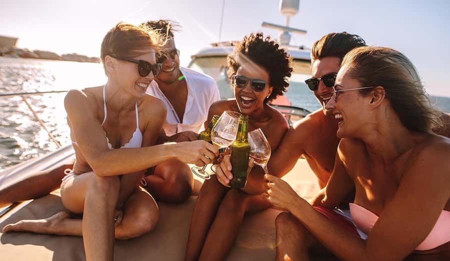 Ottawa: Downtown Yacht Cruise - Wed-Sun @ 6PM - 75 Minutes - Key points at a glance